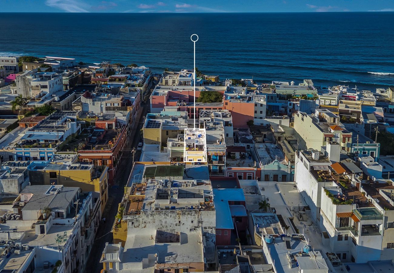 Apartamento en San Juan - Corazón de Old SJ | 2H, 5 Huéspedes + Terraza VIP