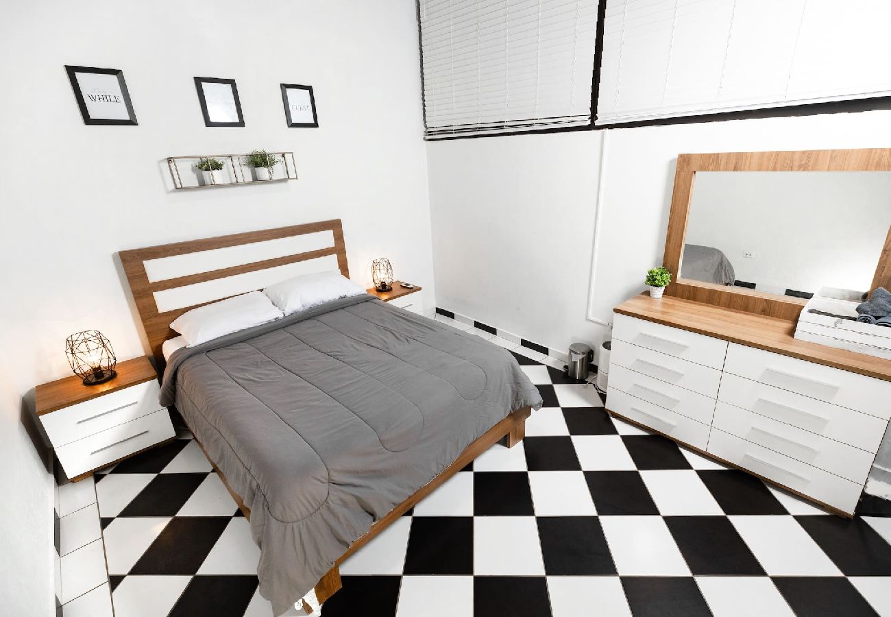 Apartamento en San Juan - Historic and Stylish Apt at Calle Fortaleza! 