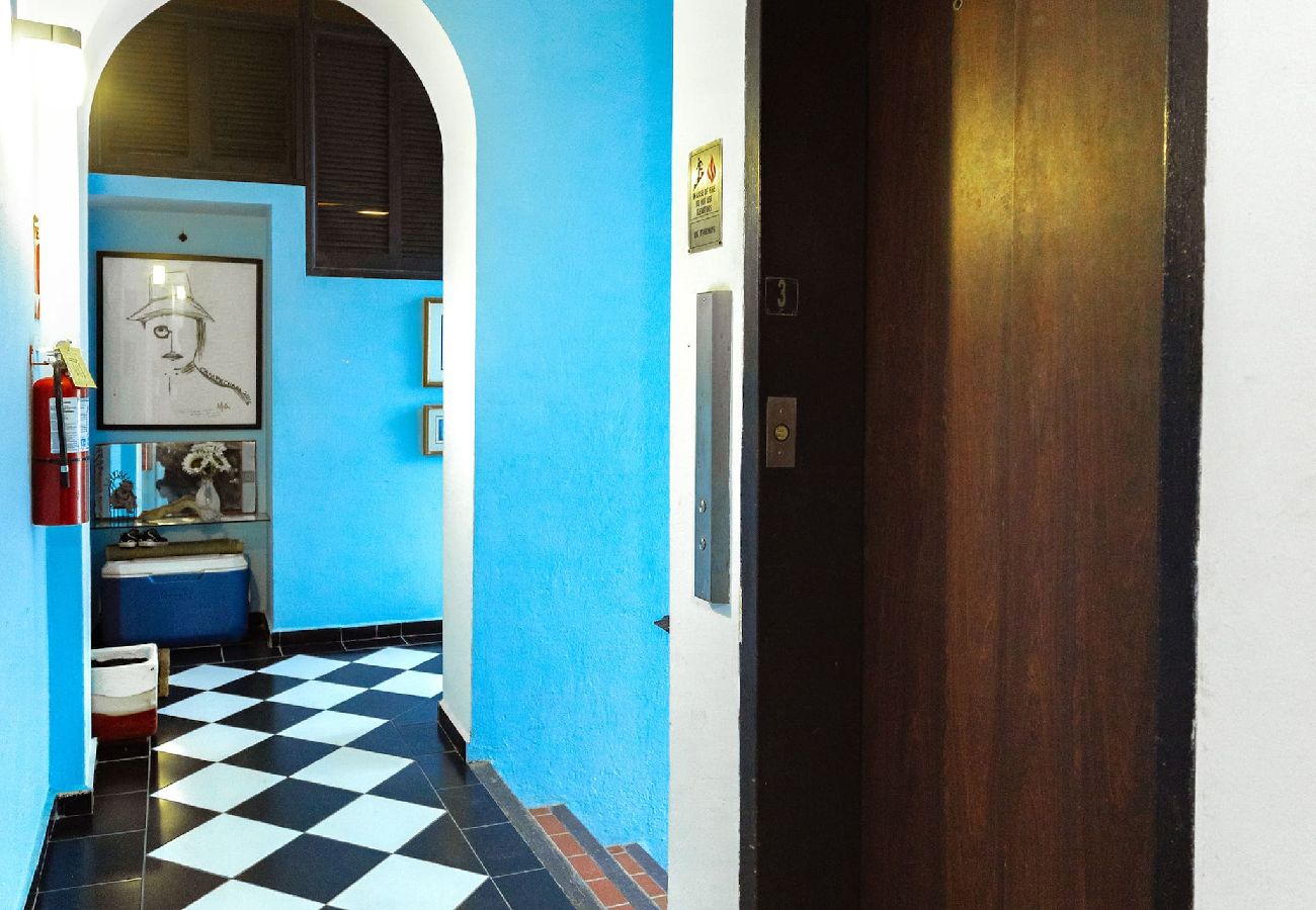 Apartamento en San Juan - Historic and Stylish Apt at Calle Fortaleza! 