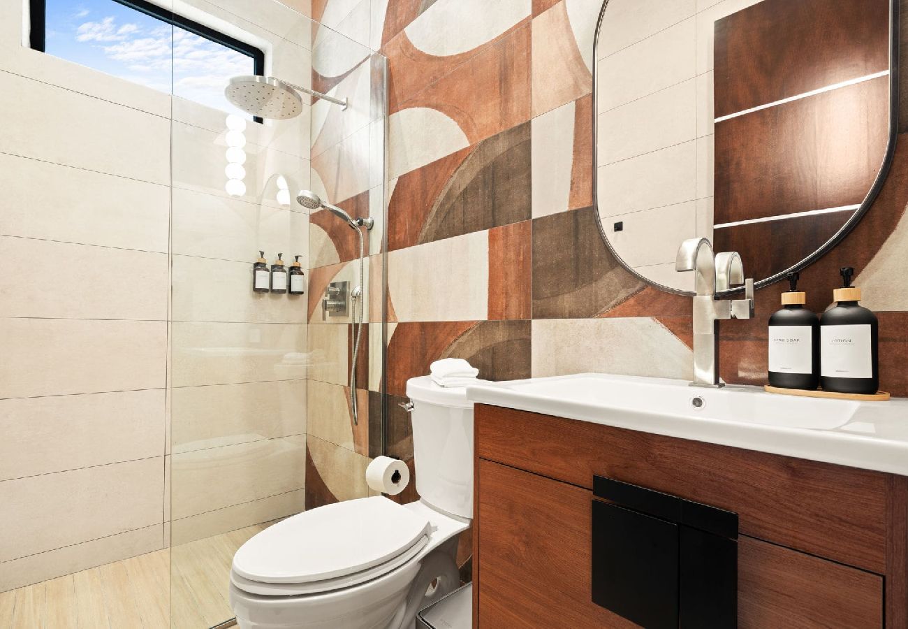 Apartamento en San Juan - Your Condado Escape: Two Chic Apartments Combined 