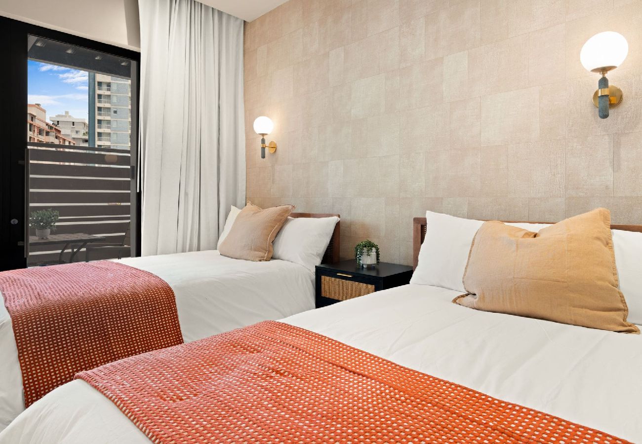 Apartamento en San Juan - Your Condado Escape: Two Chic Apartments Combined 