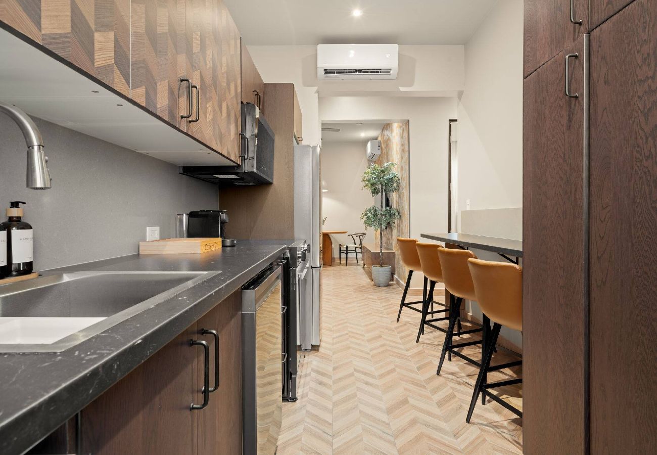 Apartamento en San Juan - Your Condado Escape: Two Chic Apartments Combined 