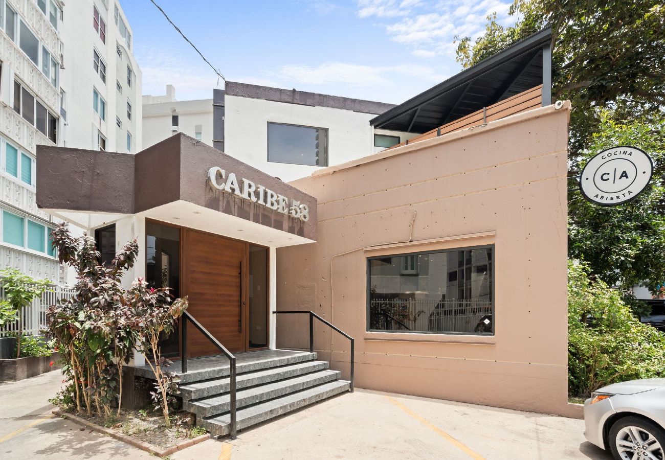 Apartamento en San Juan - Your Condado Escape: Two Chic Apartments Combined 