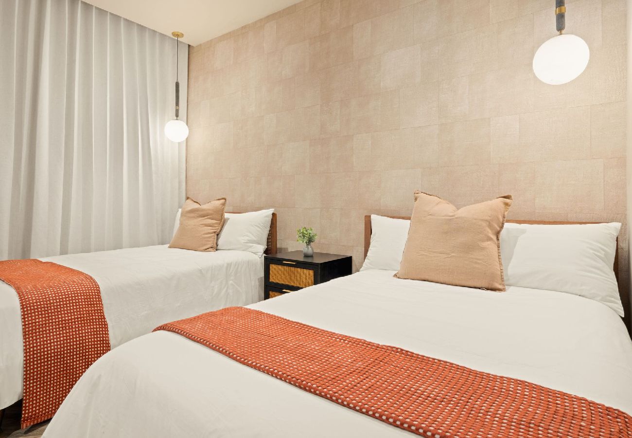 Apartamento en San Juan - Condado Modern Haven, 3-Bedroom Beach Escape 