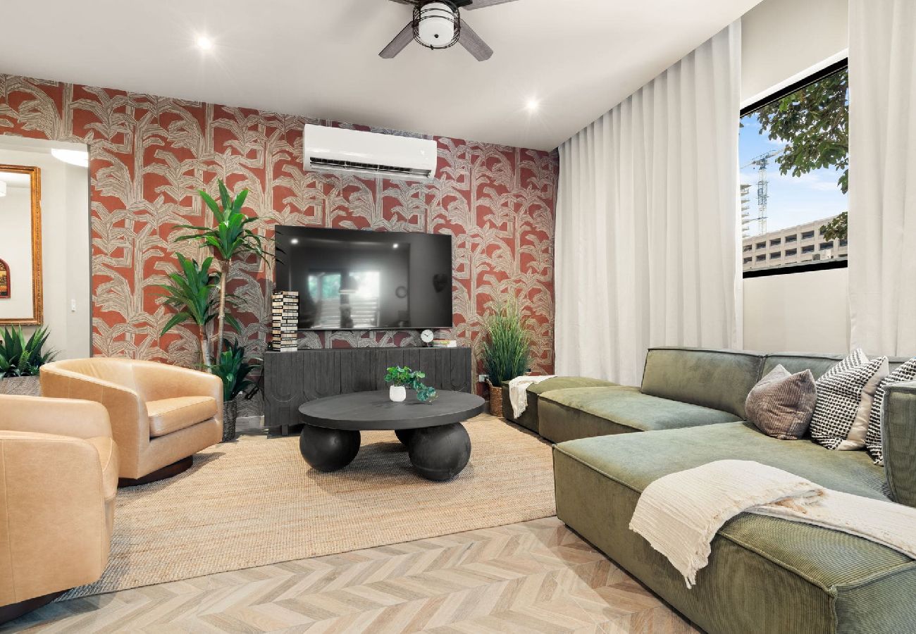 Apartamento en San Juan - Condado Modern Haven, 3-Bedroom Beach Escape 