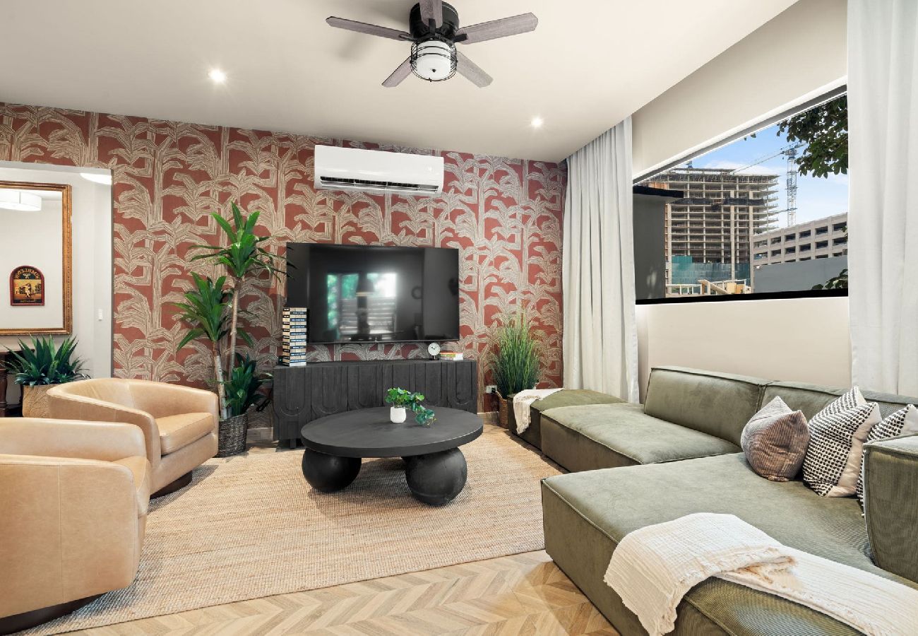 Apartamento en San Juan - Condado 5BR Apt| Walk to Beach & Restaurants