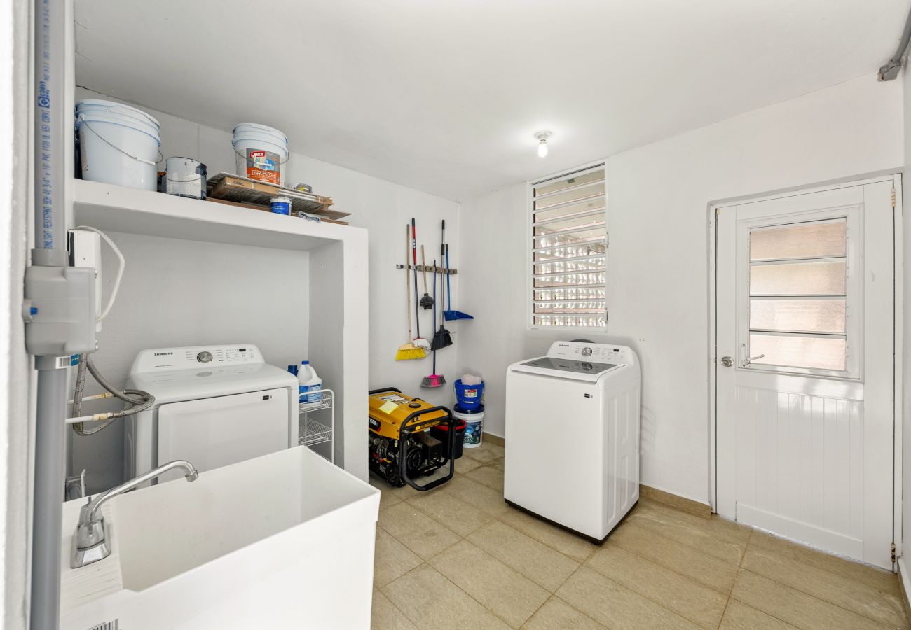 Casa en Manatí  - Cozy 3B House Charming  and Comfortable