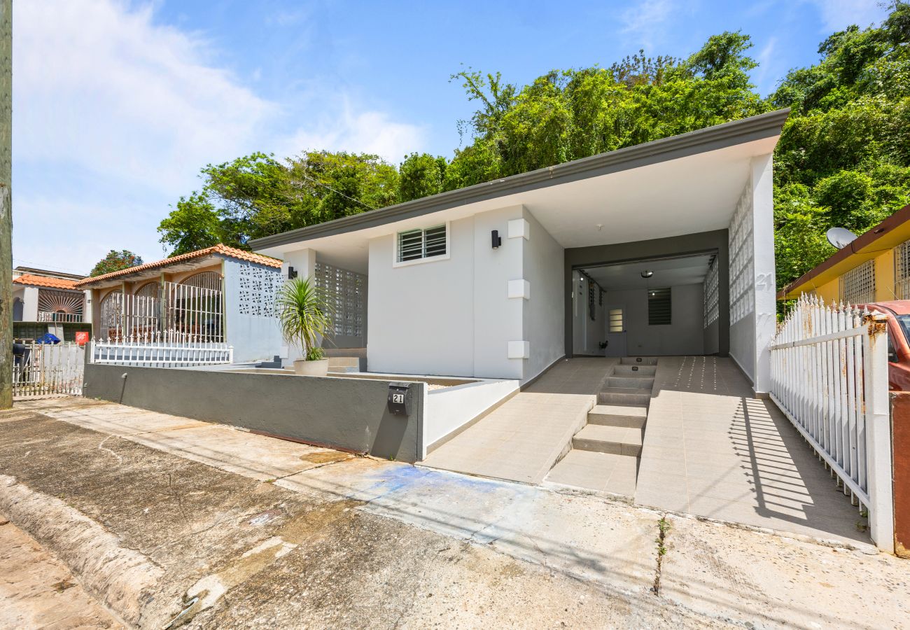 Casa en Manatí  - Cozy 3B House Charming  and Comfortable