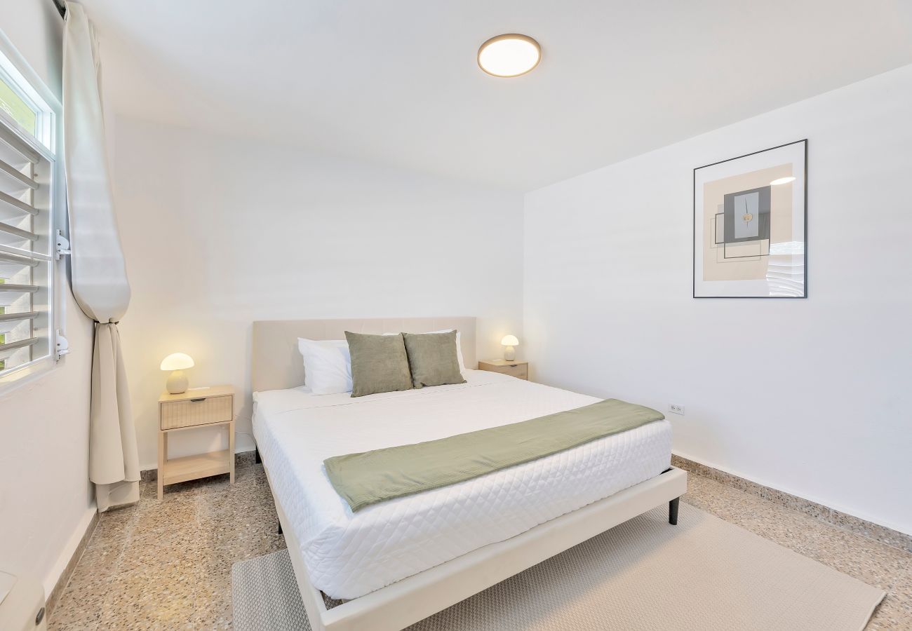 Apartamento en San Juan - Oasis de 3 habitaciones en Calle Cerra con balcón