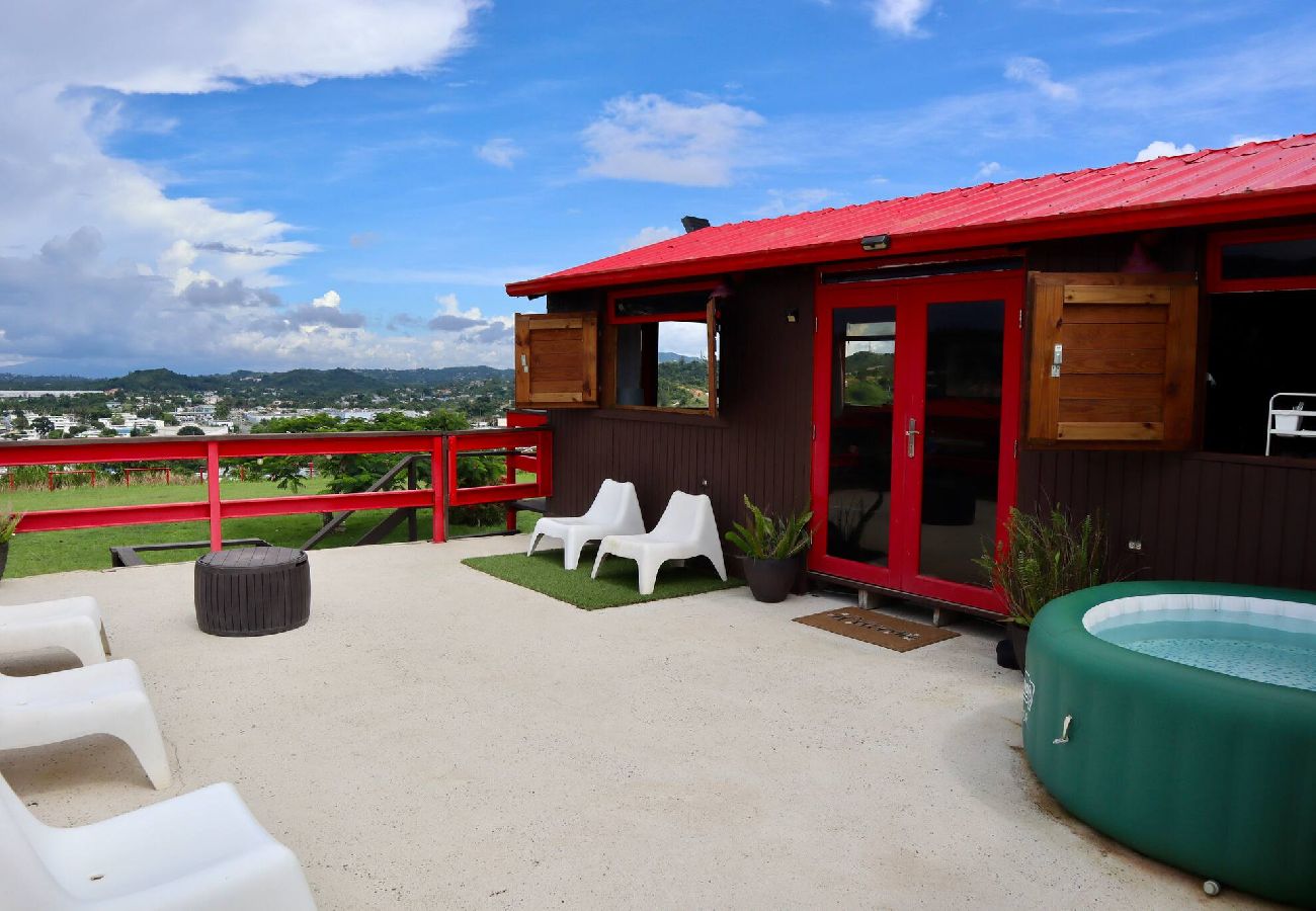 Agroturismo en Cidra - La Loma: Cozy Retreat with Jacuzzi & Views 