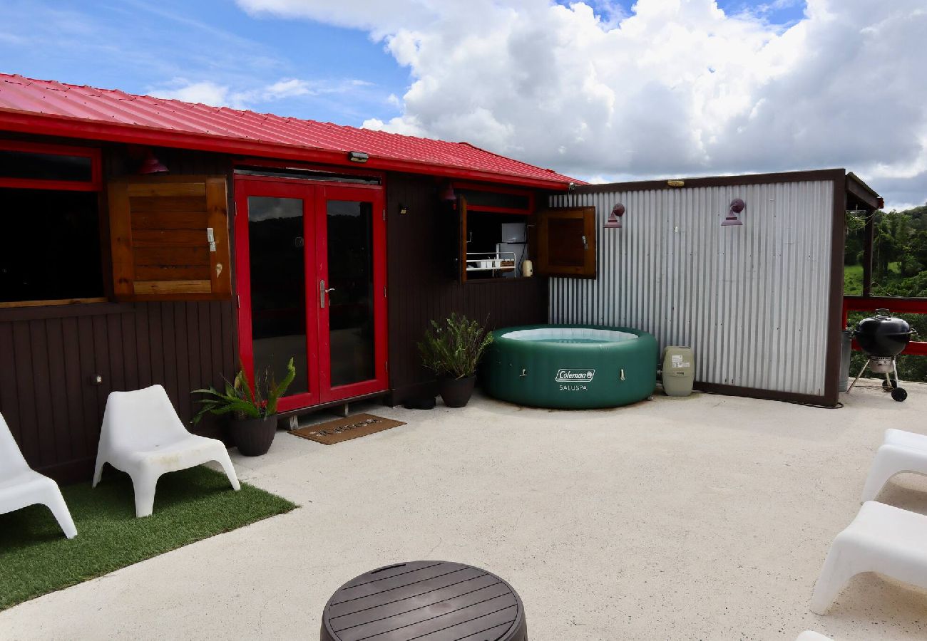 Agroturismo en Cidra - La Loma: Cozy Retreat with Jacuzzi & Views 