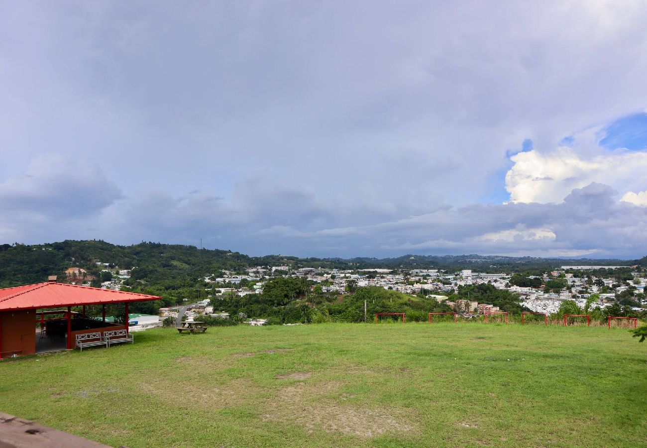 Agroturismo en Cidra - La Loma: Cozy Retreat with Jacuzzi & Views 