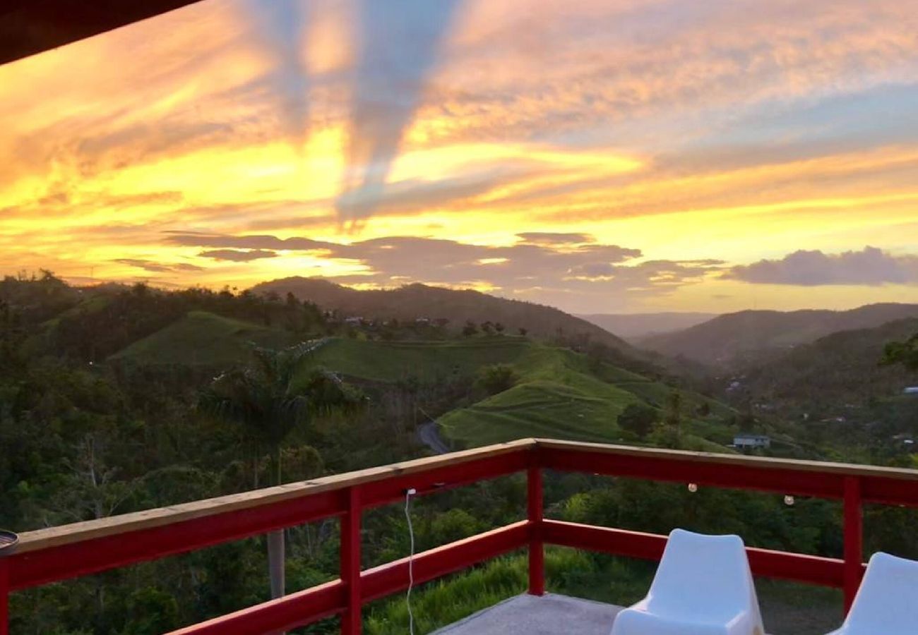 Agroturismo en Cidra - La Loma: Cozy Retreat with Jacuzzi & Views 