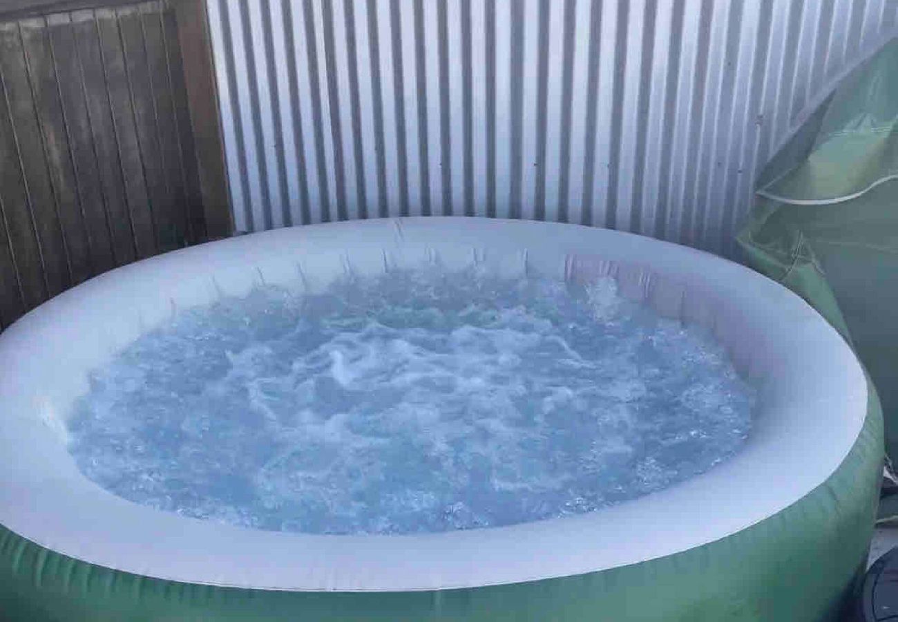 Agroturismo en Cidra - La Loma: Cozy Retreat with Jacuzzi & Views 