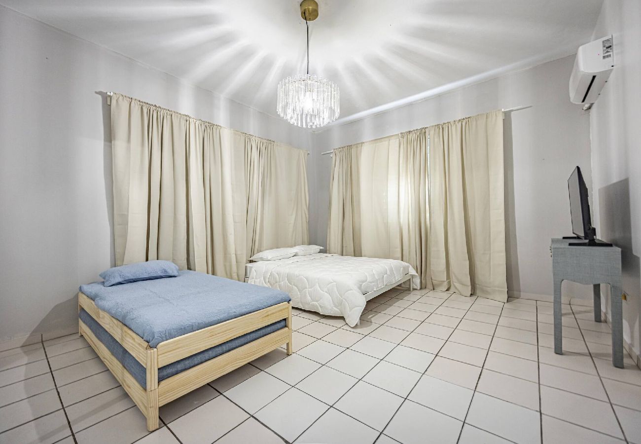 Apartamento en San Juan - Budget Friendly Apt with 2 Balconies Near Beach 