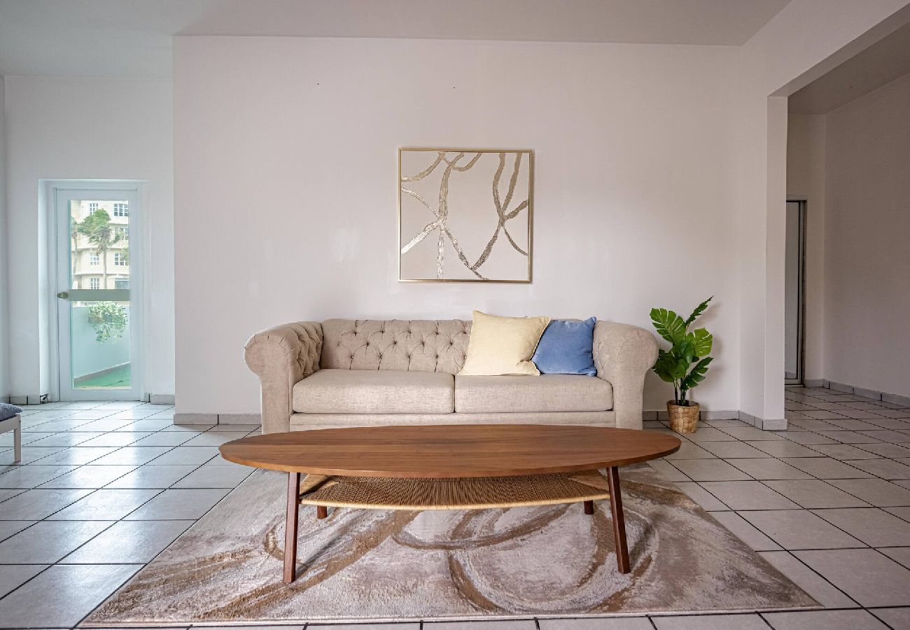Apartamento en San Juan - Budget Friendly Apt with 2 Balconies Near Beach 