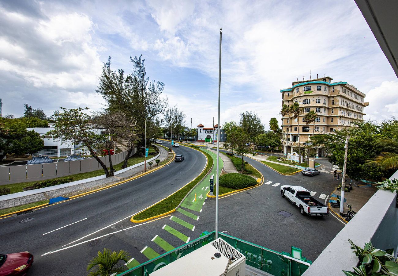 Apartamento en San Juan - Budget Friendly Apt with 2 Balconies Near Beach 