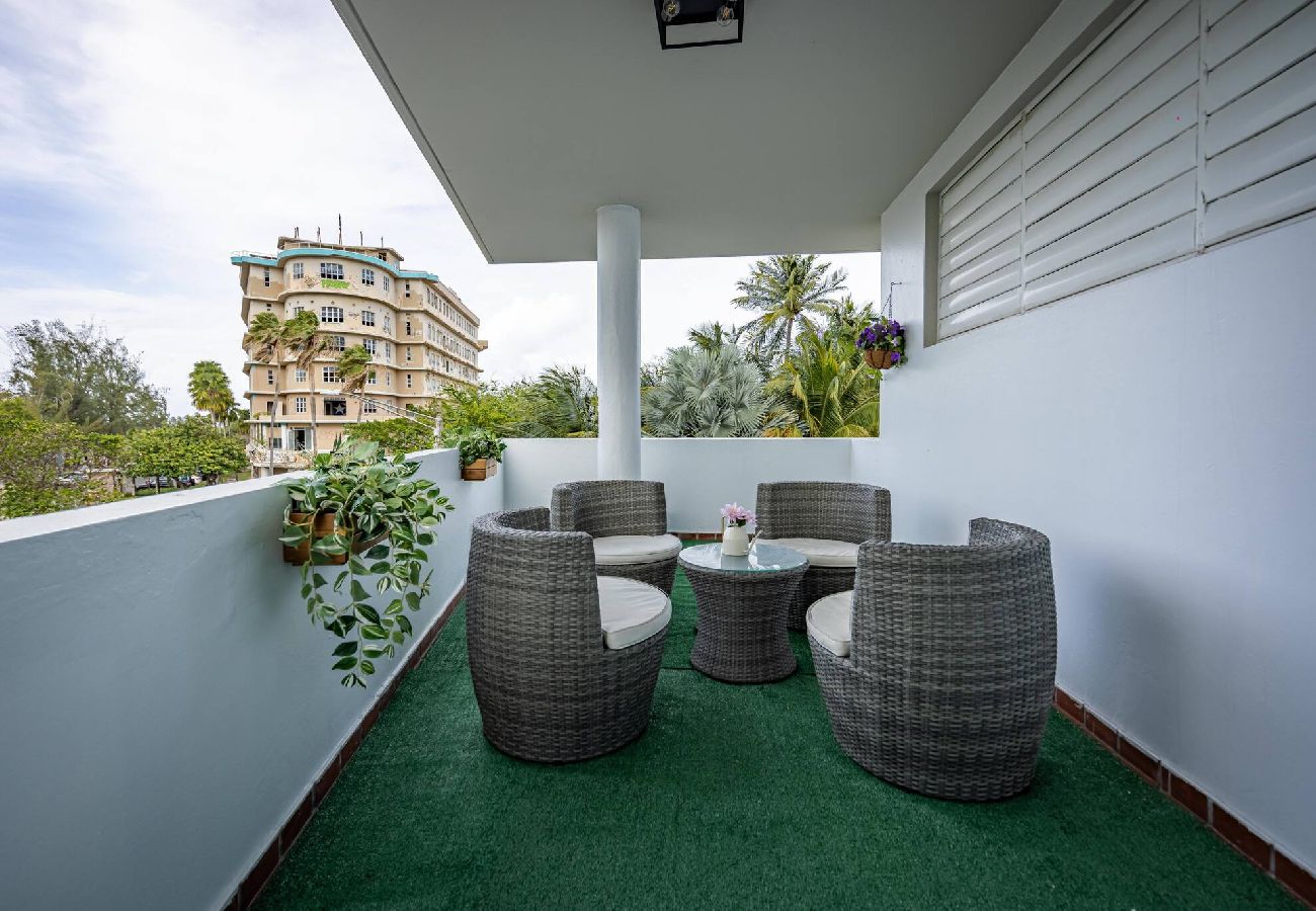 Apartamento en San Juan - Budget Friendly Apt with 2 Balconies Near Beach 