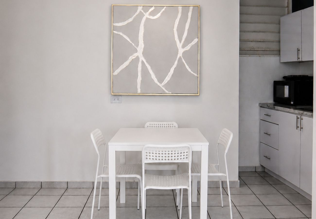 Apartamento en San Juan - Budget Friendly Apt with 2 Balconies Near Beach 