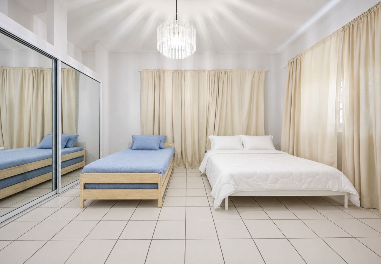 Apartamento en San Juan - Budget Friendly Apt with 2 Balconies Near Beach 