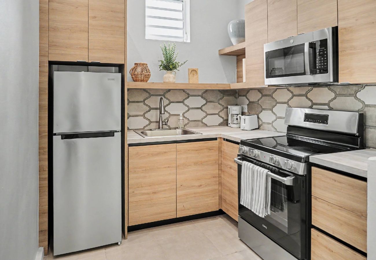 Apartamento en San Juan - Stylish 2 Br Apartment Steps from La Cerra 