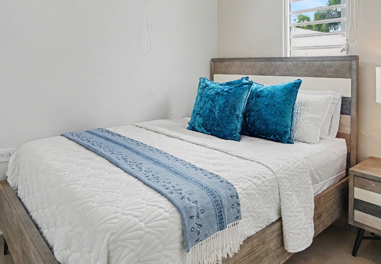 Apartamento en San Juan - Stylish 2 Br Apartment Steps from La Cerra 