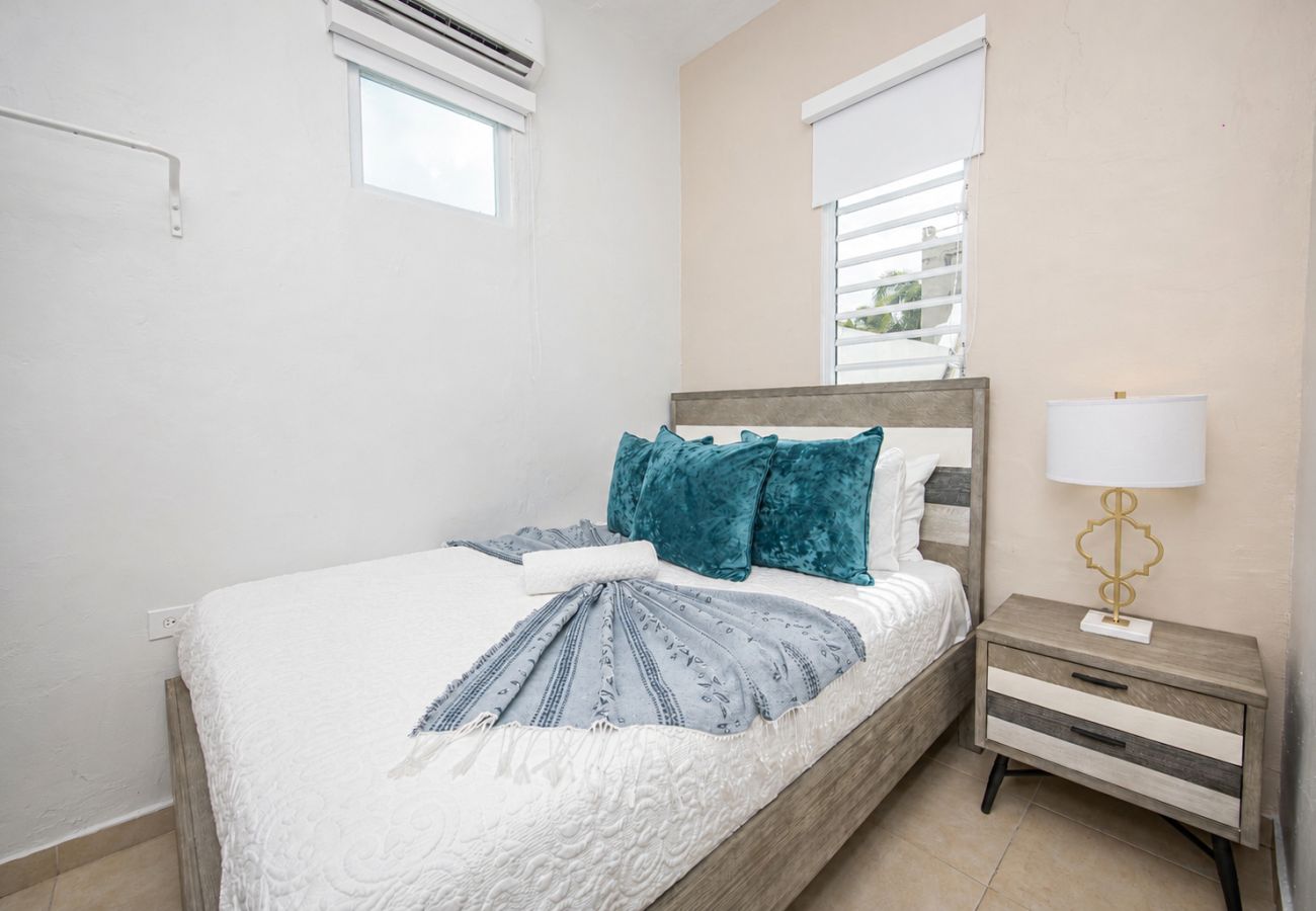 Apartamento en San Juan - Stylish 2 Br Apartment Steps from La Cerra 