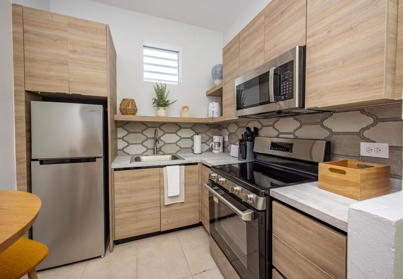 Apartamento en San Juan - Stylish 2 Br Apartment Steps from La Cerra 