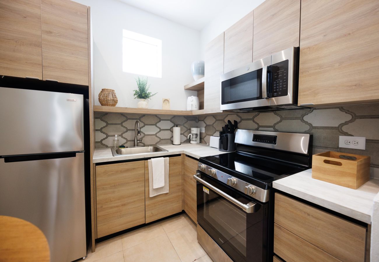 Apartamento en San Juan - Stylish 2 Br Apartment Steps from La Cerra 