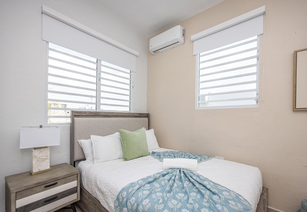 Apartamento en San Juan - Stylish 2 Br Apartment Steps from La Cerra 