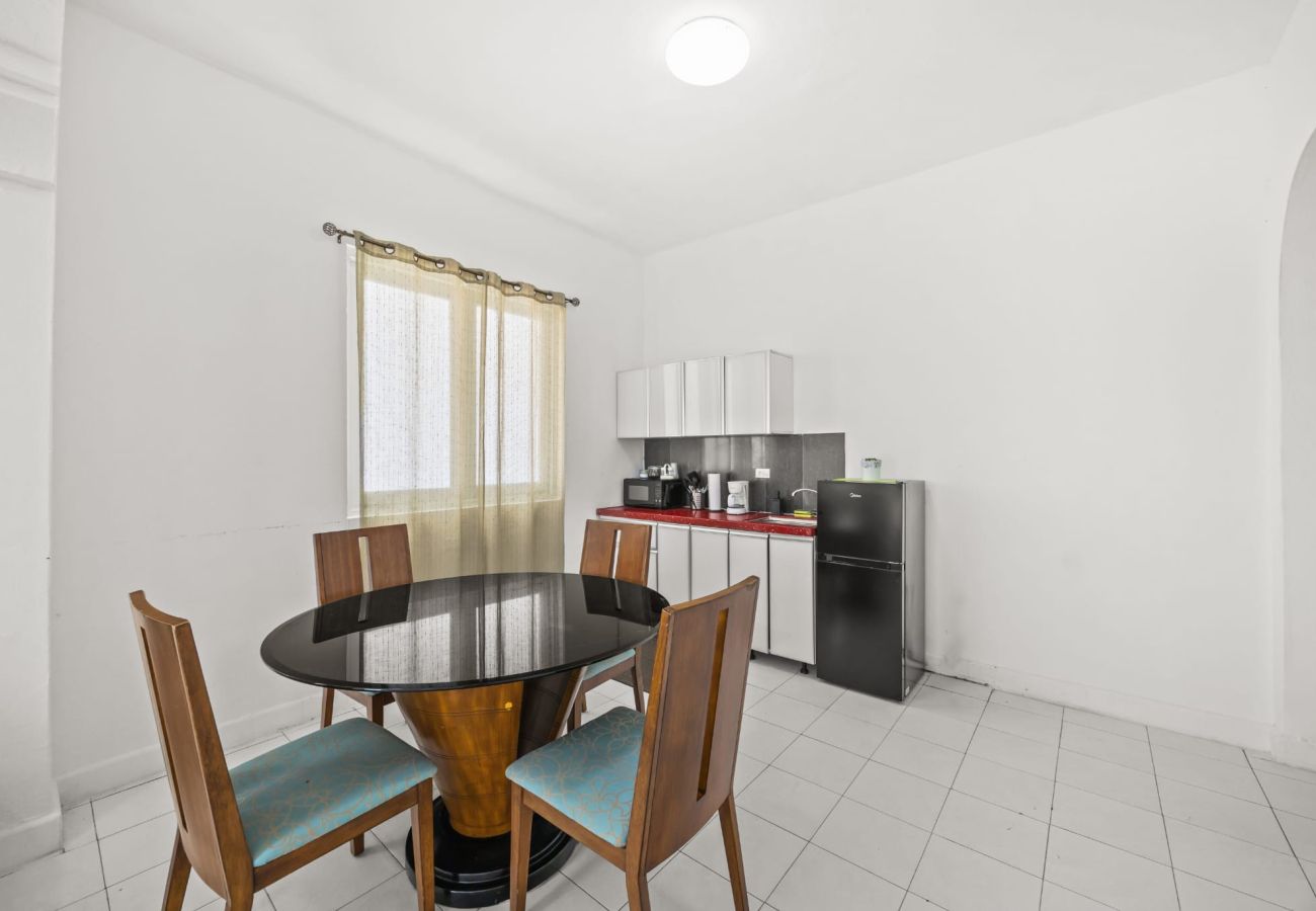 Casa en San Juan - Cozy Family Apartment at San Juan 
