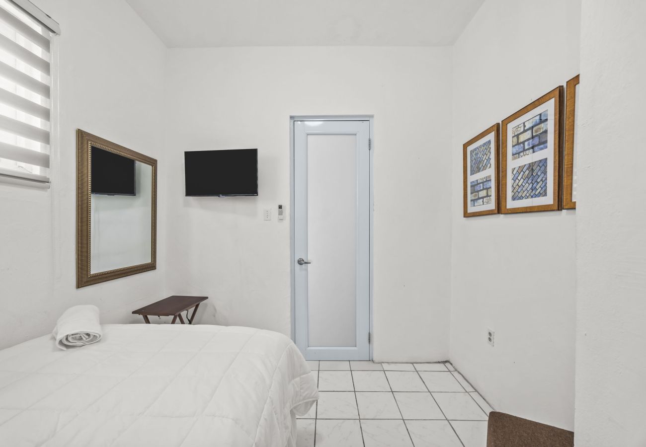 Casa en San Juan - Comfortable Group Stay | Sleeps 5 | Great Location