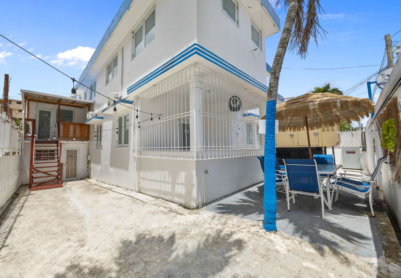 Casa en San Juan - Comfortable Group Stay | Sleeps 5 | Great Location
