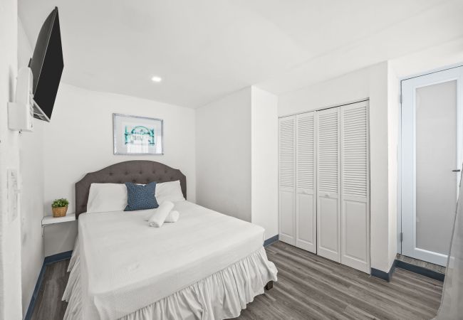 Casa en San Juan - Comfortable City Stay | Near Airport & Old San Juan