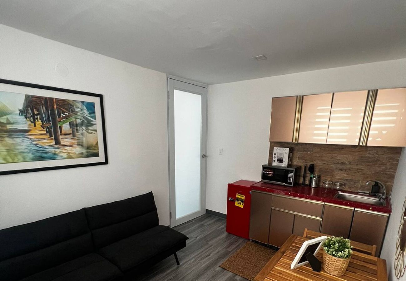 Casa en San Juan - Estudio para parejas en San Juan 