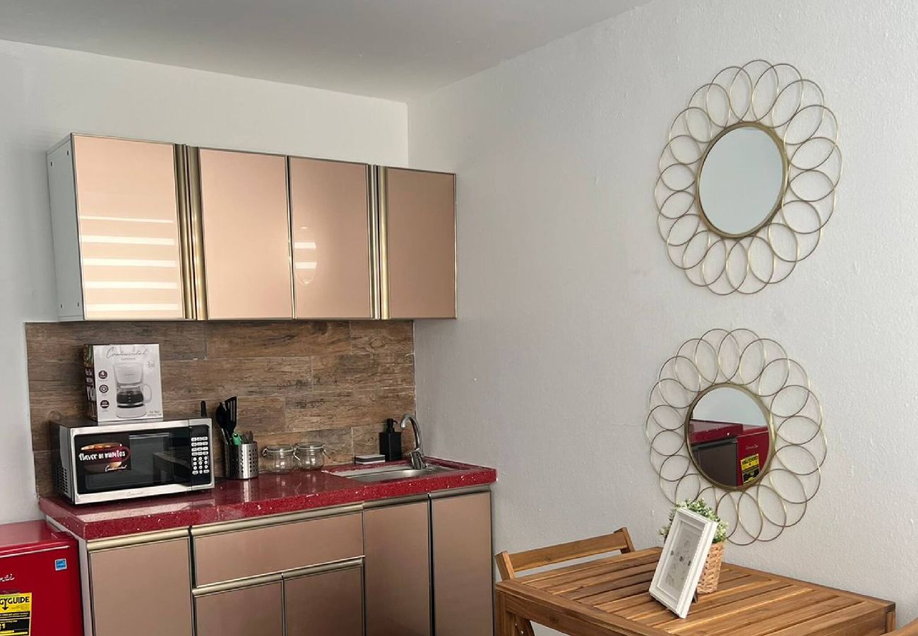 Casa en San Juan - Estudio para parejas en San Juan 
