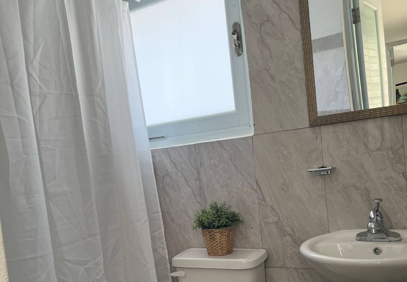 Casa en San Juan - Estudio para parejas en San Juan 