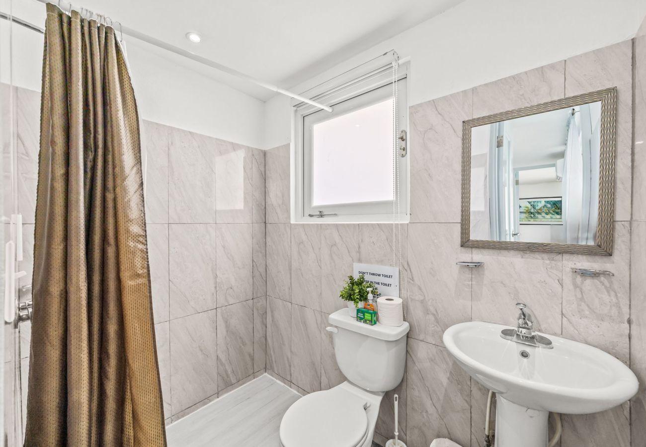 Casa en San Juan - Comfortable City Stay | Near Airport & Old San Juan