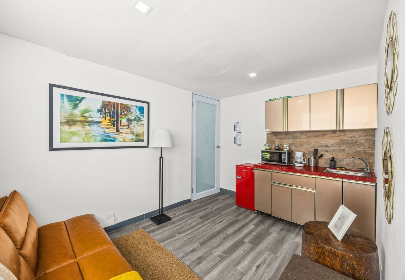 Casa en San Juan - Comfortable City Stay | Near Airport & Old San Juan