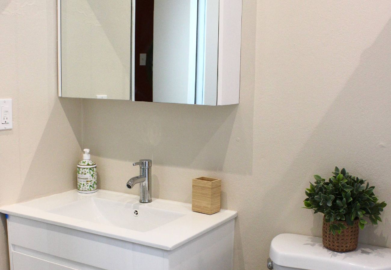Apartamento en San Juan - Cozy 2 Br Apartment Steps from La Cerra 