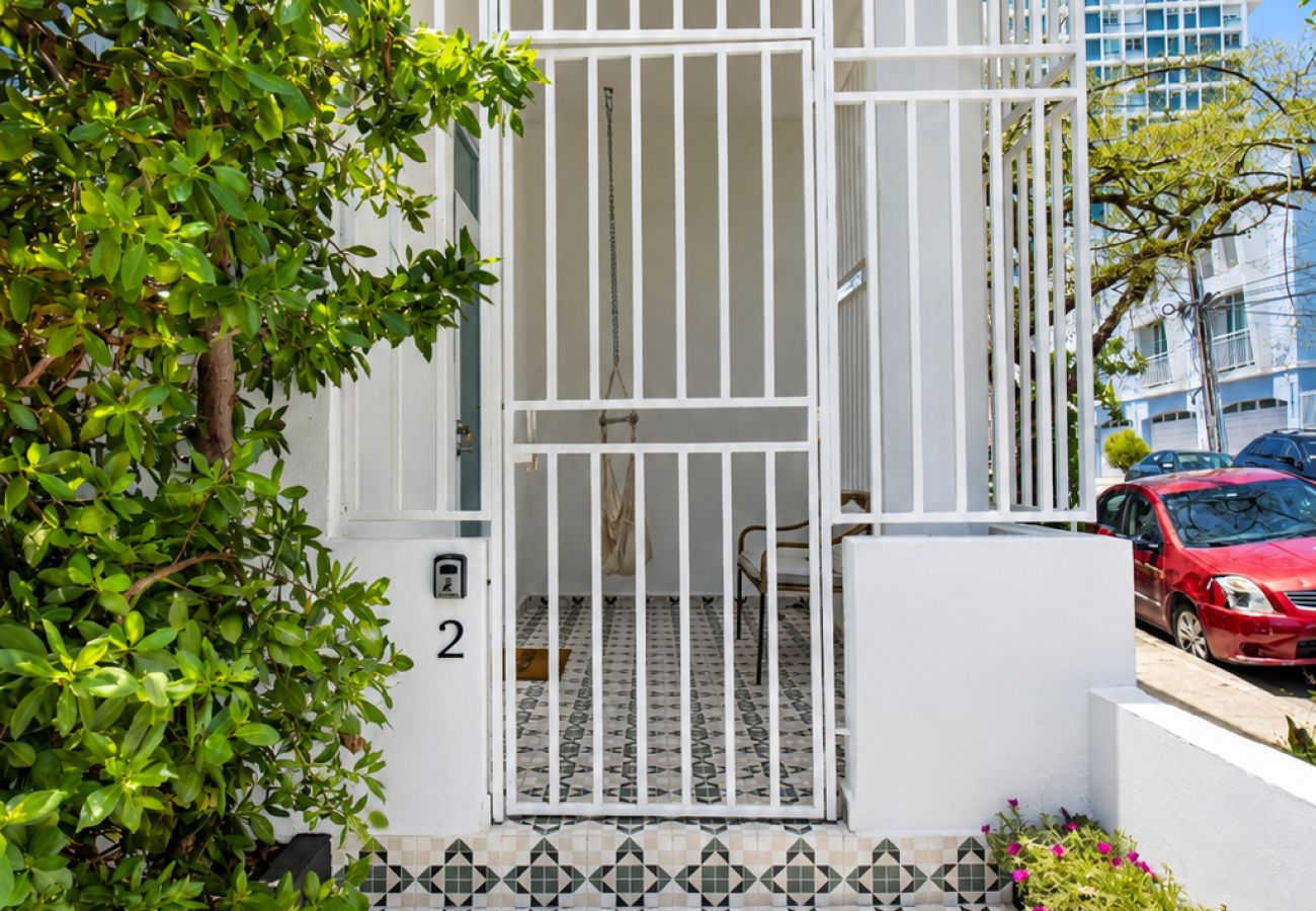 Apartamento en San Juan - Cozy 2 Br Apartment Steps from La Cerra 