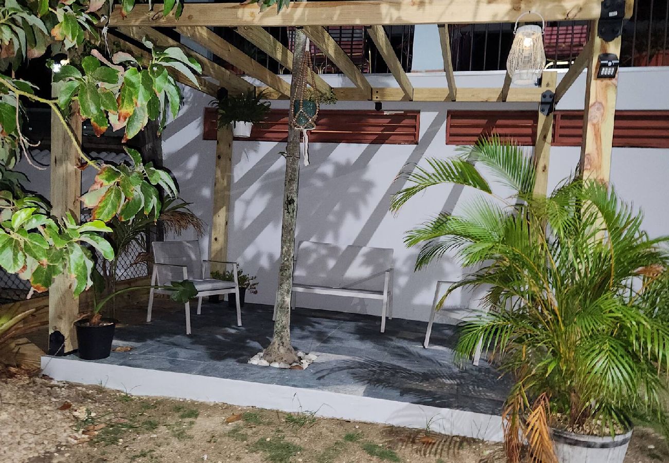 Casa en Camuy - Frente al mar CasaFamiliar Rústica Equipada para 8 