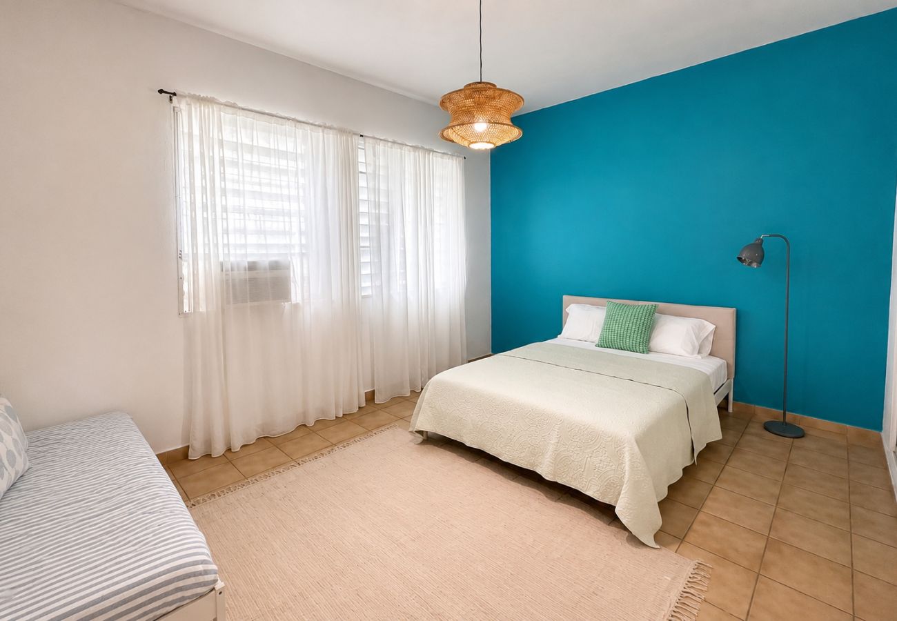 Apartamento en San Juan - Cozy 2BR Stay Perfect for Families and Friends