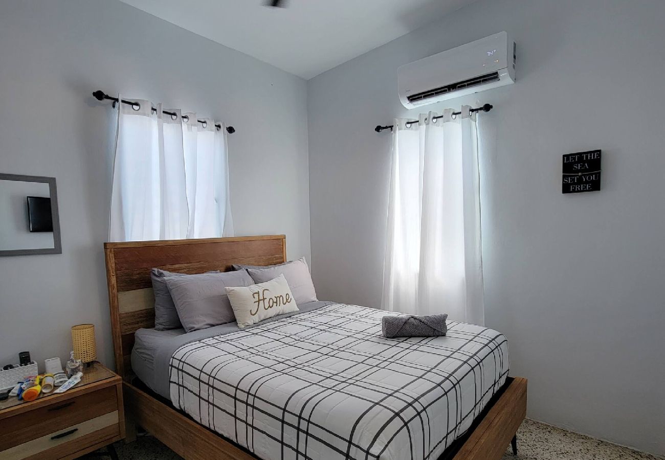 Casa en Carolina - Spacious Fam Retreat with Guest Home Near Beach 