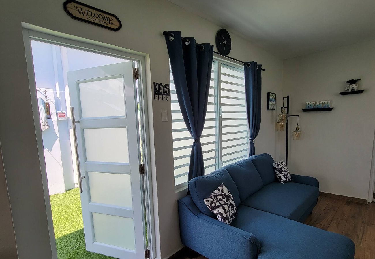 Casa en Carolina - Spacious Fam Retreat with Guest Home Near Beach 