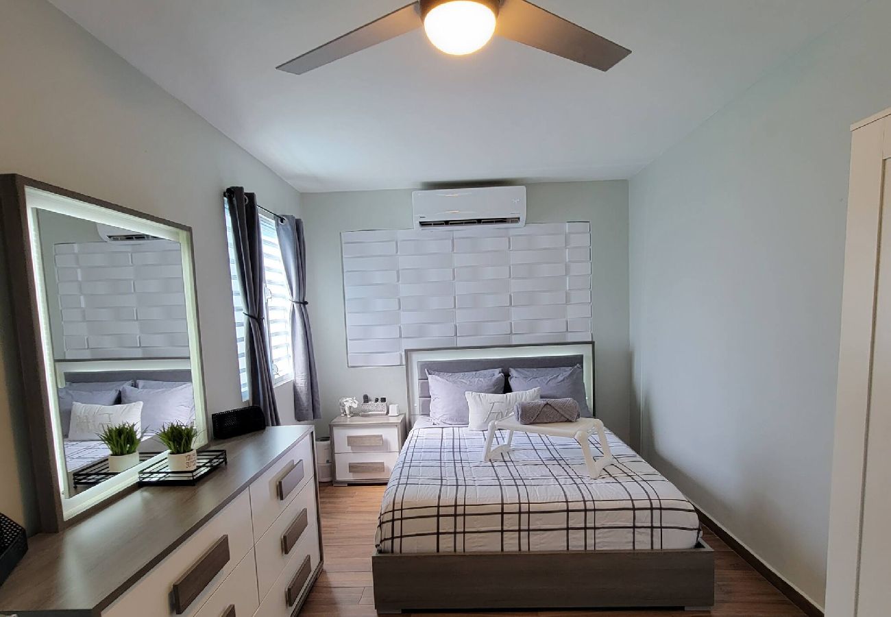 Casa en Carolina - Spacious Fam Retreat with Guest Home Near Beach 