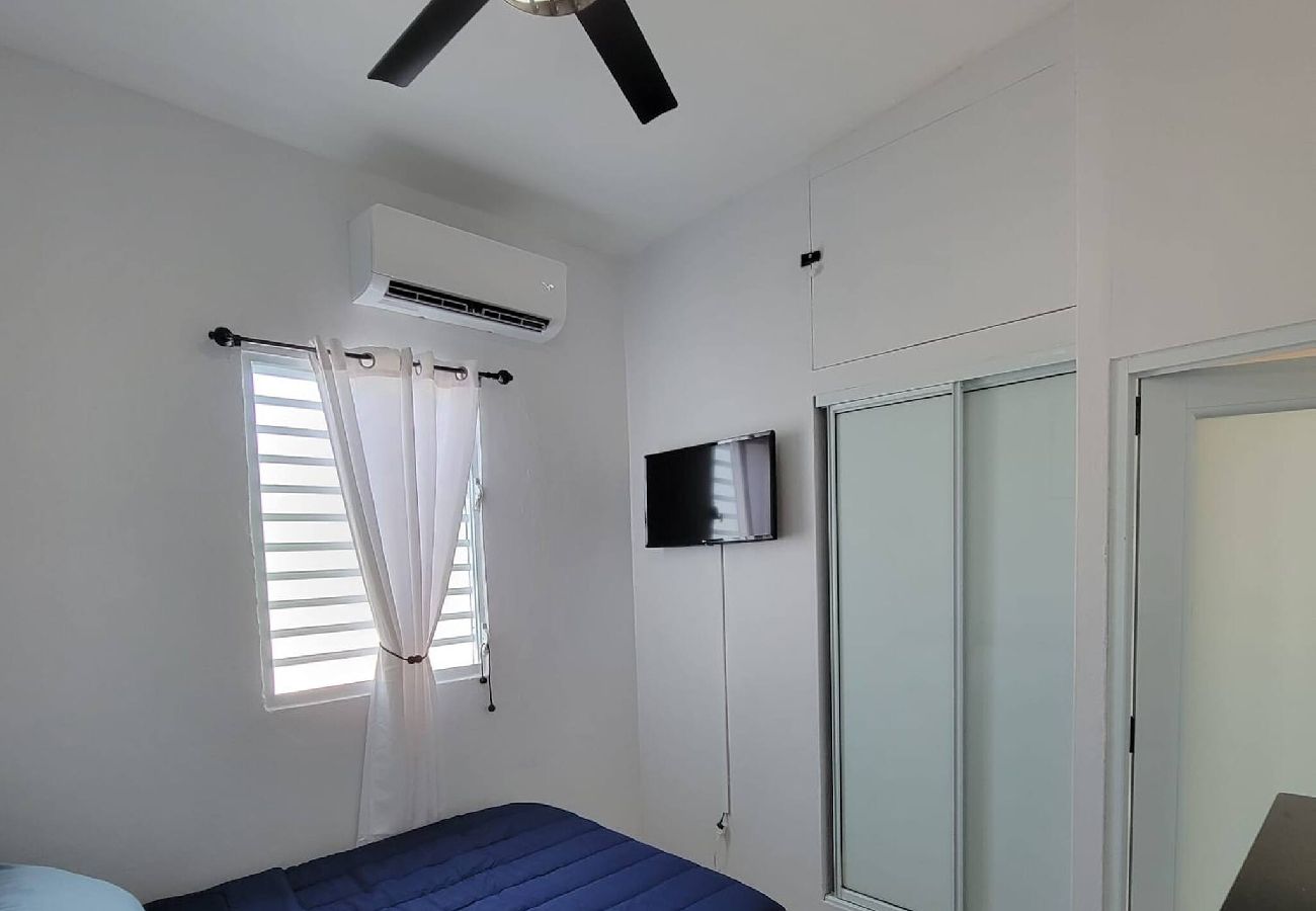 Casa en Carolina - Spacious Fam Retreat with Guest Home Near Beach 