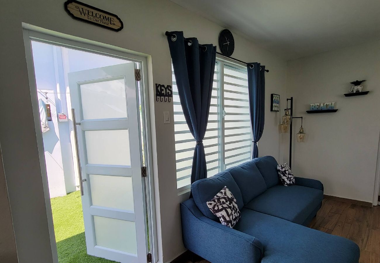 Casa en Carolina - Spacious Fam Retreat with Guest Home Near Beach 