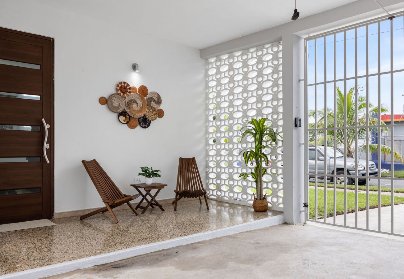 Casa en Carolina - Modern 3BR Home in Carolina Near Beaches & Airport