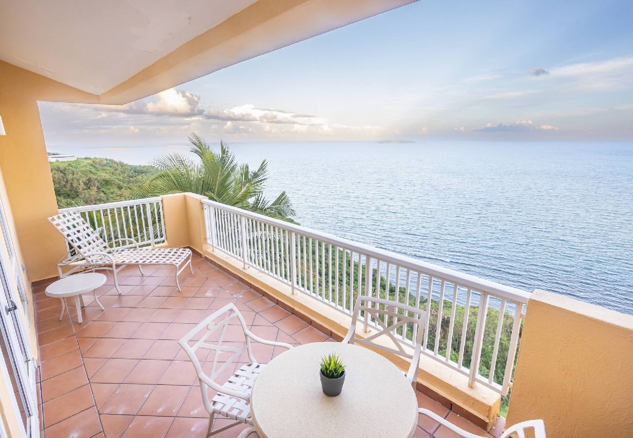 Residencial en Fajardo - *Azul Marino* Golf & Ocean View Luxury Condo 